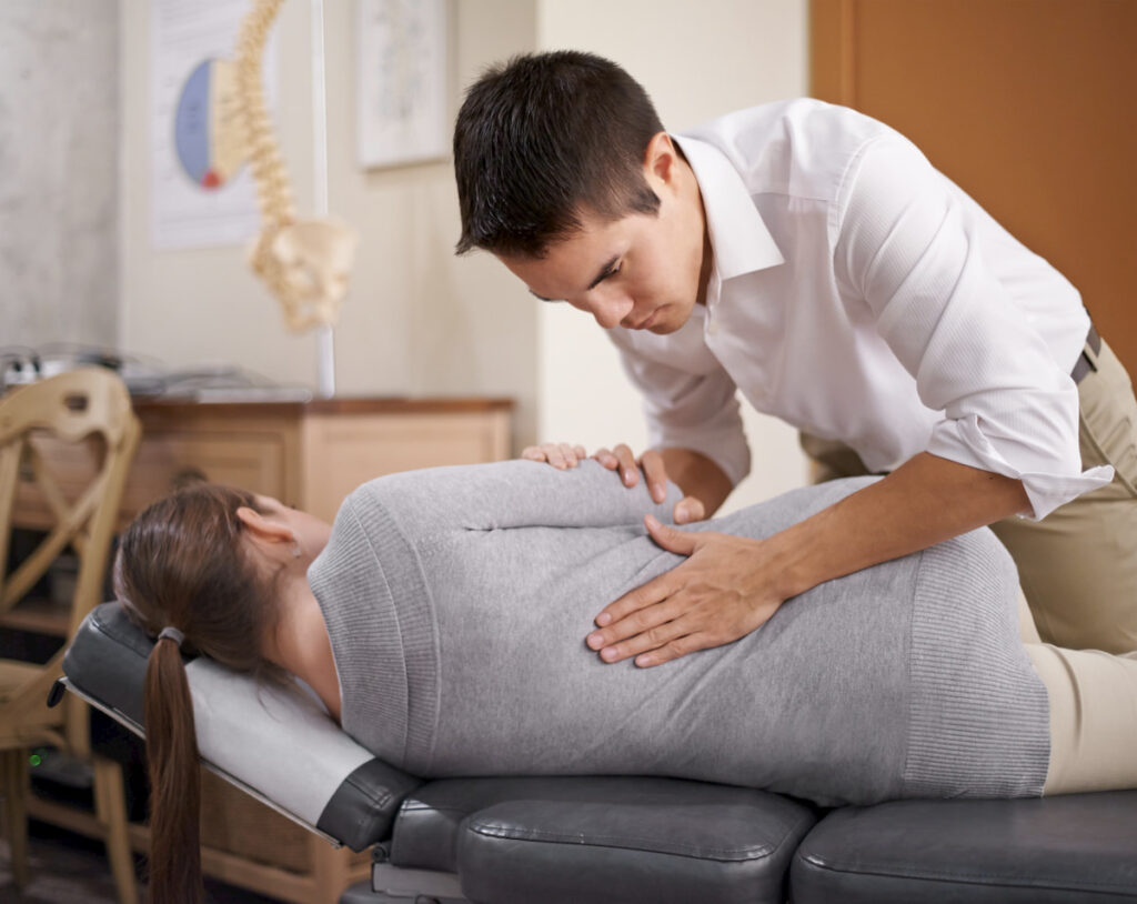 Why Students and Young Adults Benefit From a Chiro in Del Mar